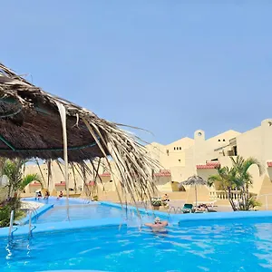 & Refreshing Pool Holidays Air-conditioning , Apartment